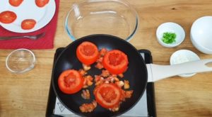 tomate recheado - Passo 1