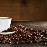 O café causa a inflamação ou ajuda contra ela?