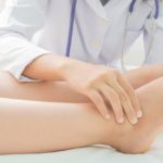 9 causas do inchaço nos pés - O que pode ser?