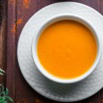 Receita de sopa de cenoura light e fácil de fazer