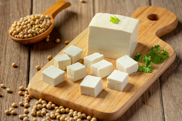 Tofu cortado em cubos