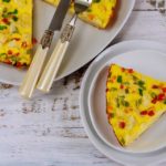 Receita fácil de omelete de legumes light de forno