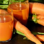 Receita de suco diurético de cenoura com salsinha fácil