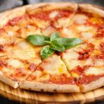 Receita fácil de pizza de tapioca light vegetariana