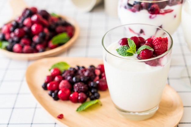 iogurte grego com frutas