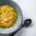 Receita de sopa com açafrão-da-terra light e saborosa