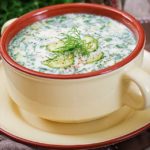 Receita de sopa de pepino light fria: gostosa e leve