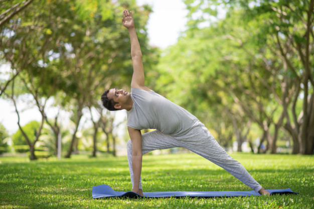 exercício yoga flexibilidade e torção