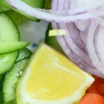 Receita de salada de pepino leve e fácil de fazer