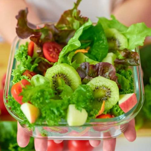 Salada de alface com frutas