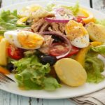 Receita de salada de batata com atum light e fácil